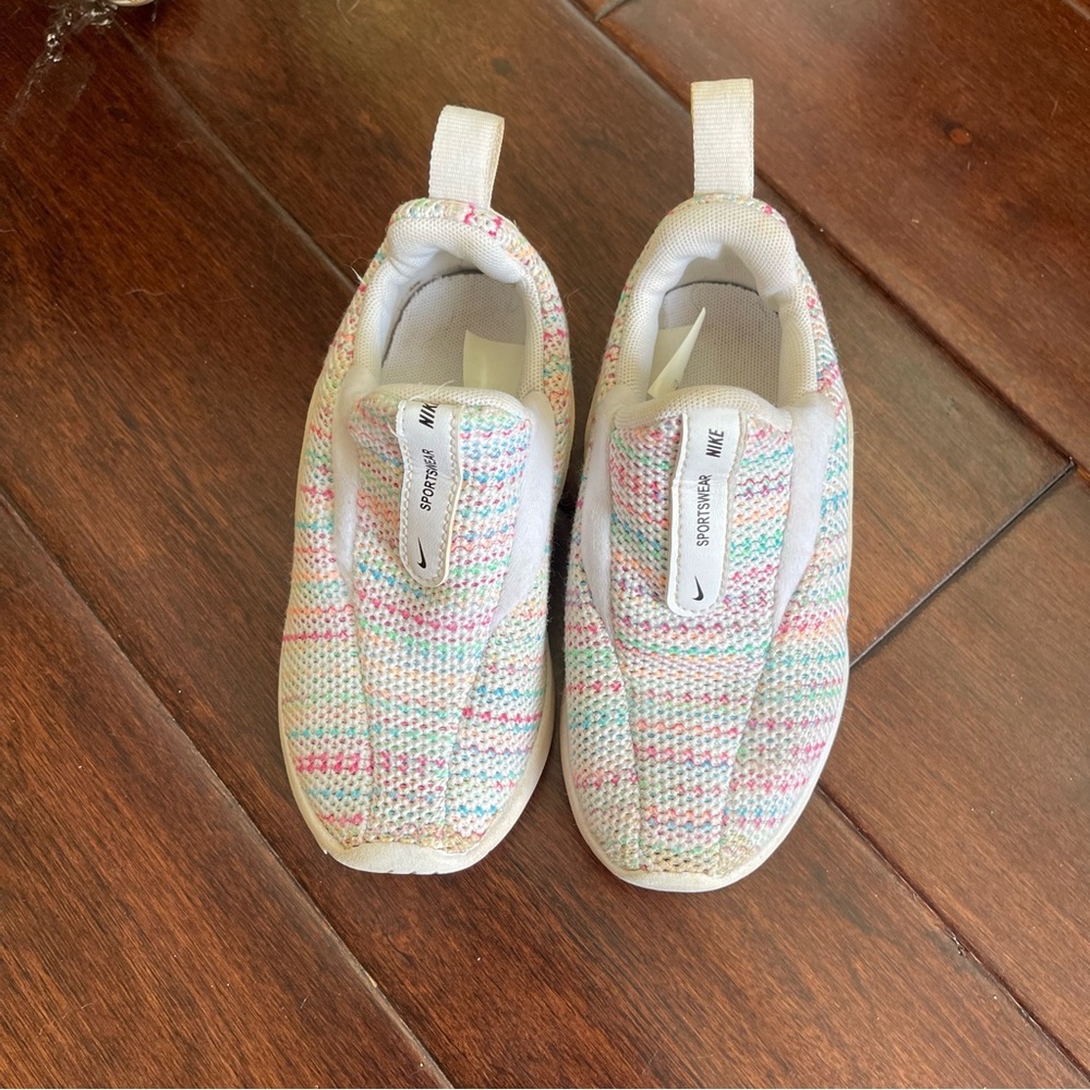 Nike kids shoes 9C